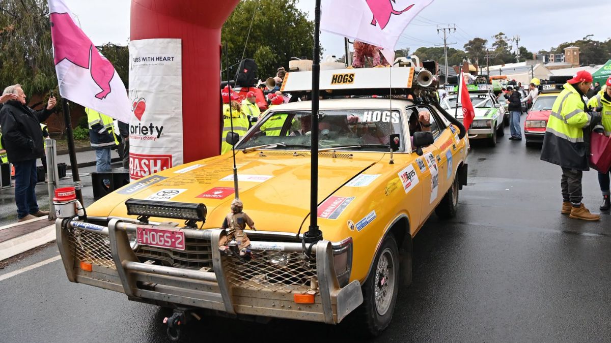Car HOGS crew setting off in their yellow 1974 Ford Fairlane at the 2026 SA Variety Bash